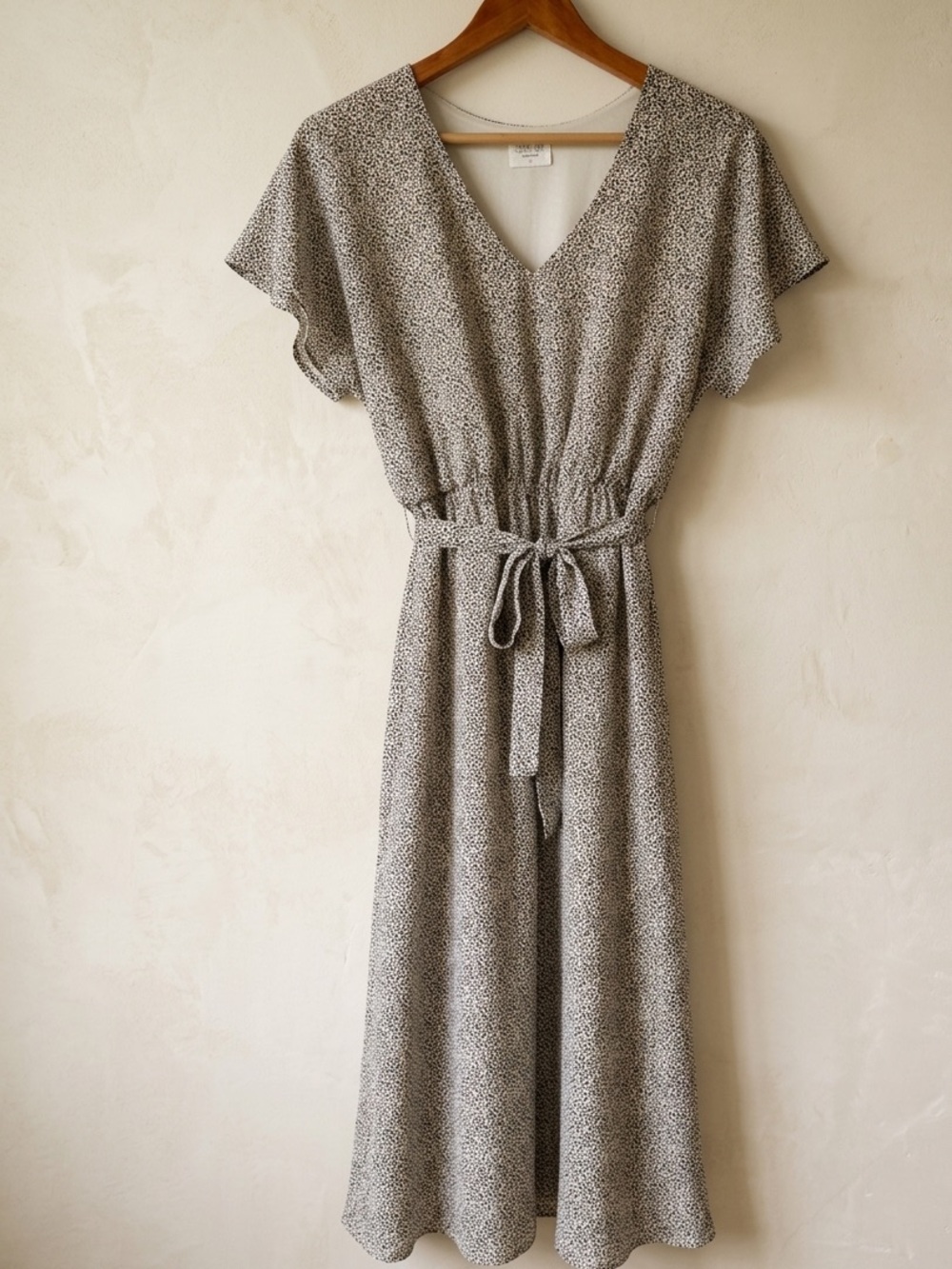 Animal Print V Neck Maxi Dress Short Sleeve Belted Spotted Ditsy Cheetah Medium
